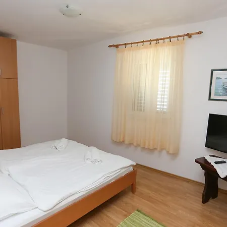 Apartment Laguna 2 *