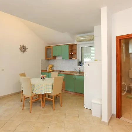Apartment Laguna 2 *