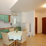 Apartman Laguna 2 *
