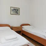 Laguna 2 *