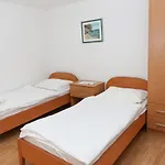 Laguna 2 *