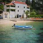 Apartman Laguna 2 *